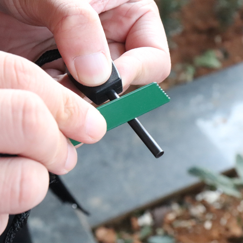 Mini palo de magnesio impermea - Ferro Rod Striker reseña y precio