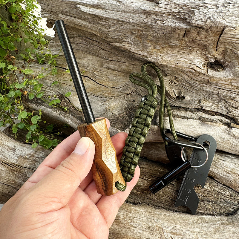 Nuevo arrancador de fuego de p - Ferro Rod Striker reseña y precio